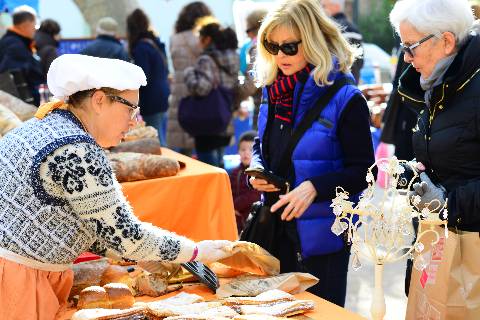 Collioure, tous les dimanches et mercredi, marché