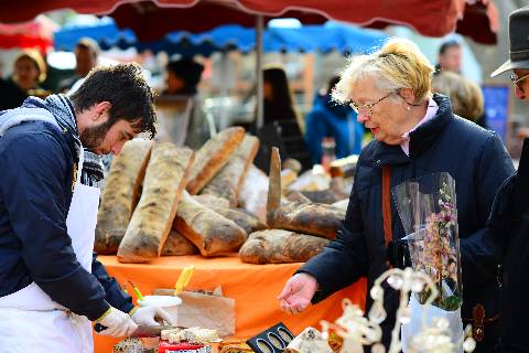 Collioure, tous les dimanches et mercredi, marché