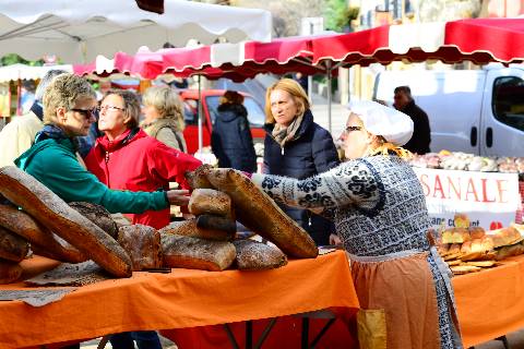 Collioure, tous les dimanches et mercredi, marché