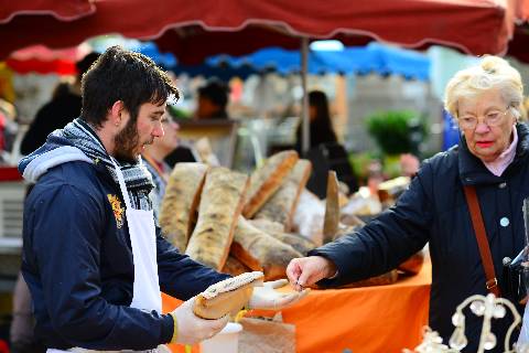 Collioure, tous les dimanches et mercredi, marché