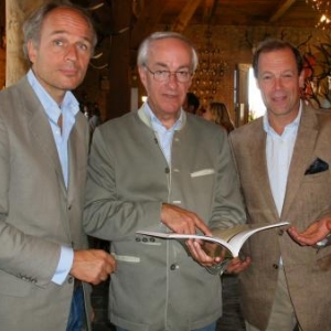 Benoit Petit, president du Royal Saint-Hubert Club (a droite) et ses collegues, tout en decontraction.