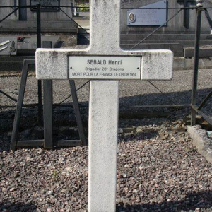 Cimetière de Houffalize. Monument Henri Sébald