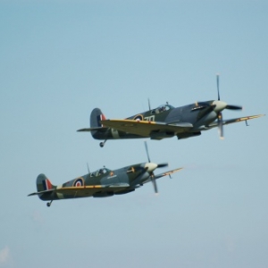 Deux Spitfires Mk IX