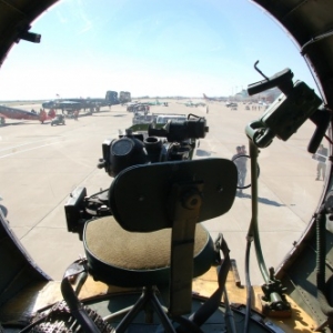 Vue du poste de bombardier (viseur Norden) du B17