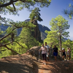 LaPalma_CaminantesLaCaldera_SaúlSantos