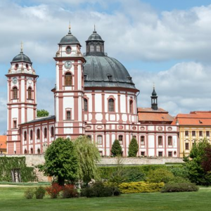 Visitez les plus beaux châteaux tchèques et profitez en même temps d'activités en plein air dans une nature resplendissante.