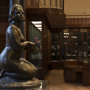 La joaillerie Wolfers Frères, dessinée et conçue par l’architecte Victor Horta au Musée du Cinquantenaire à Bruxelles.