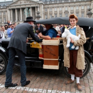 "Tintin", "Milou" et leur "Ford T", devant le Palais Royal (c) "Visit Brussels"