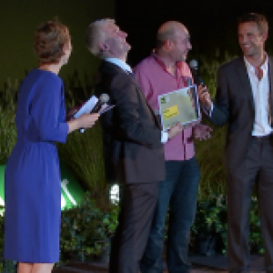 Fou rire de Bernard Guillitte, Echevin de l'Environnement, et Xavier Pirson, laureat du Prix du Commentaire (c) "FINN"