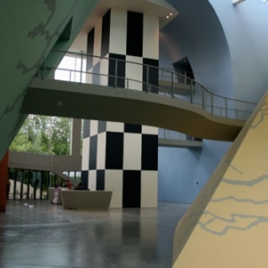 La Salle d Accueil du "Musee Herge" (c) "Atelier Christian de Portzamparc-Herge-Moulinsart 2019"