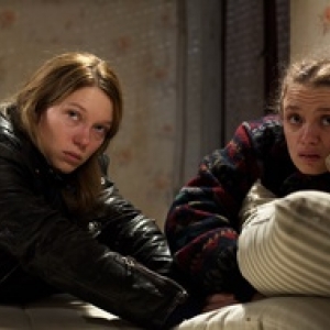 Lea Seydoux et Sara Forestier, dans "Roubaix, une Lumiere" (Arnaud Desplechin)