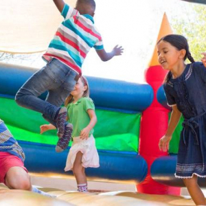 Au royaume de châteaux gonflables © Photo : « Les Nocturnales »