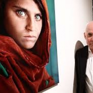 Sharbat Gula & Steve McCurry (c) Steve McCurry & "Paris-Match"