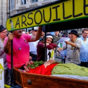 "Quartier Saint-Nicolas" : Enterrement de l "Arsouille" (c) "La Meuse"