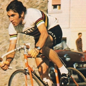 4 fois Champion du Monde sur route (amateur, en 1964 / professionnel, en 1967, 1971 et 1974)