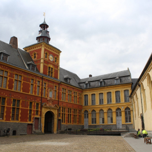 A droite, la "Salle des Malades" © "Musée de l'Hospice Comtesse"