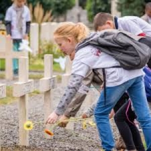 Au Cimetiere avec l'Hommage des Enfants