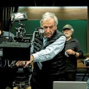 EN 2019, lors du tournage de son 19è film, le 1er tourné en Grèce, « Adults in the Room » 
