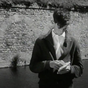 Film surréaliste : Tom Gutt dans « L’Imitation du Cinéma » (Marcel Marïen/1960)