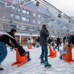 Patinoire de Noël, sur la place de l'Ange ⓒ « Colors Production » ⓒ Photo : Ville de Namur