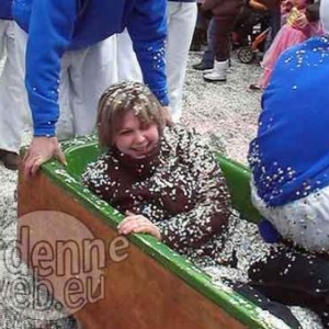 Carnaval de La Roche 2010 - video 27