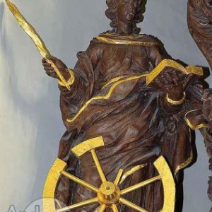 Sinte Catrine avou s'rouwe (statue dans le choeur de Ste-Catherine Houffalize ph J.-M Lesage)