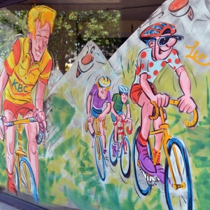 vitrine peinte de Jean-Marie Lesage pour le Tour de France à Overijs