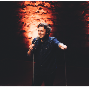 Ve. 26 juin à 20h30 PRÉ-VTS Alex Vizorek « Deux ½ » Espace culturel de Trois-Ponts