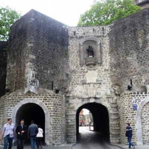 Boulogne sur mer : une des nombreuses Portes de la vieille Ville 