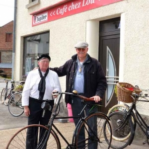 Dirk Van Luchem avec son velo de 1890 au coeur de l'Ardenne