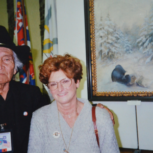 Marie-Elise avec Mike Harris, 101st Airborne ( peinture indien )