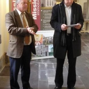 L' Echevin Barthelemy et M. Joris, Administrateur general de l'Institut du Patrimoine wallon