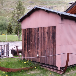 La cabane et le système de transport