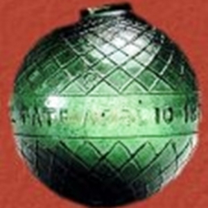 Le musée vir[us]tuel  de la Ville d'eaux  /    n° 4 Glass Target Balls     Balles cibles en verre