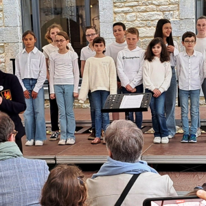 La chorale des jeunes de Chôdes ( photo de MC Servais )