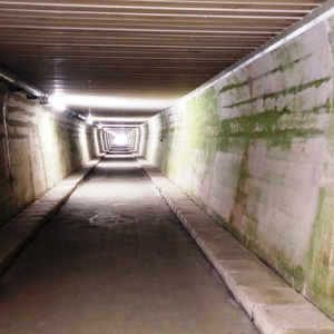 La galerie d'accès à la salle des machines ( photo F. Detry )