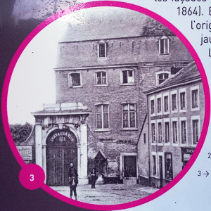 1 Vue de la façade avec sa porte de 1838 ( photo : F.Detry )