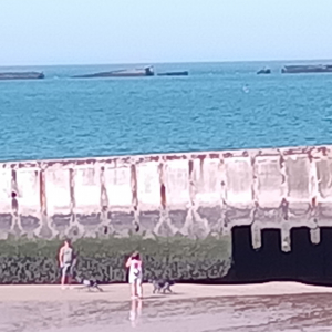 ARROMANCHES  ( Photo: F. Detry )