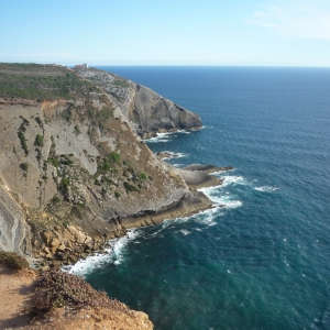 Vue imprenable sur la plage dos Lagosteiros en contre-bas ( Photo F. DETRY)