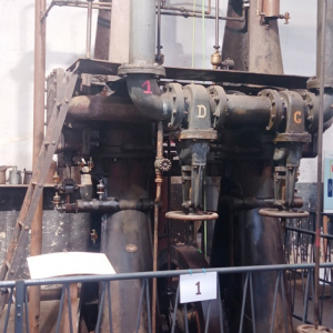 Compresseur de gaz / Solvent Verviers ( photo : F. Detry )