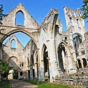 3) Jumièges, l'abbaye romantique