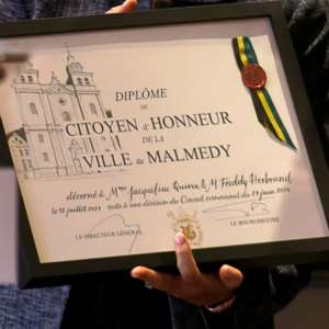 Le diplôme de citoyen d'honneur de Malmedy ( photo Denis Dosquet )