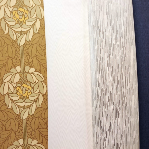 Le papier intissé produit à Malmedy sert ensuite à la fabrication (impression) de papier-peint haute de gamme.   ( Photo LABEYE Philippe )