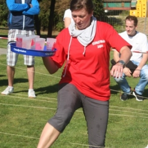 Jeu du garcon de cafe ( Photo de Michel PIETTE )