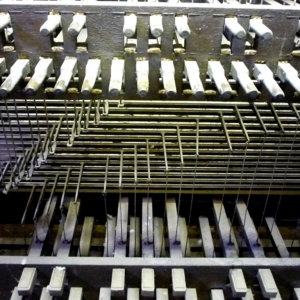 Le clavier et le pédalier du carillon  ( Photo F.Detry )