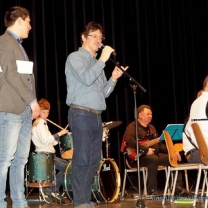 Presentation du groupe musical par le Directeur de l'Academie ( Photo Denis DOSQUET )