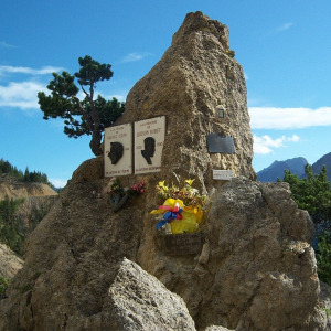 Monumento_Casse_Deserte ( pour Bobet et Coppi ) Monumento_Casse_Deserte ( pour Bobet et Coppi )