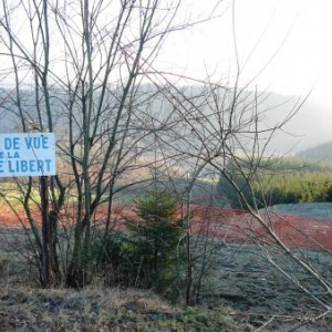 La piste de ski de la Ferme Libert inutilisee 