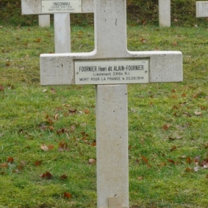 Tombe d'Alain Fournier au cimetière de St Remy