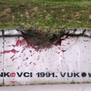 Vinkovci : impact d'un obus serbe